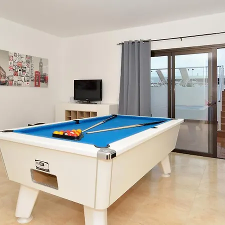 Villa Playa Blanca Sleeps 10 Pool Wifi *
