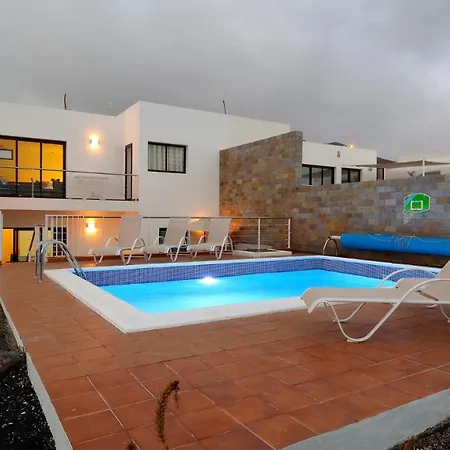 Vila Playa Blanca Sleeps 10 Pool Wifi